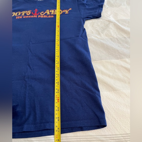 Stranger Things Scoops Ahoy Ice Cream Parlor T Shirt - Picture 6 of 6